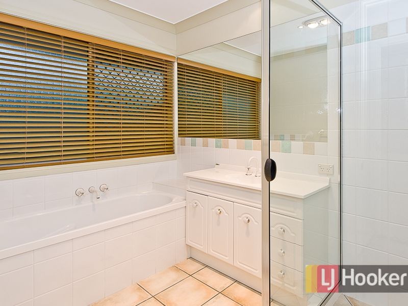 11 Kettleton Close, Bridgeman Downs QLD 4035