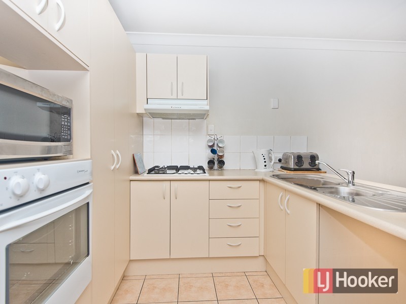 2/9 Lavender Place, Fitzgibbon QLD 4018