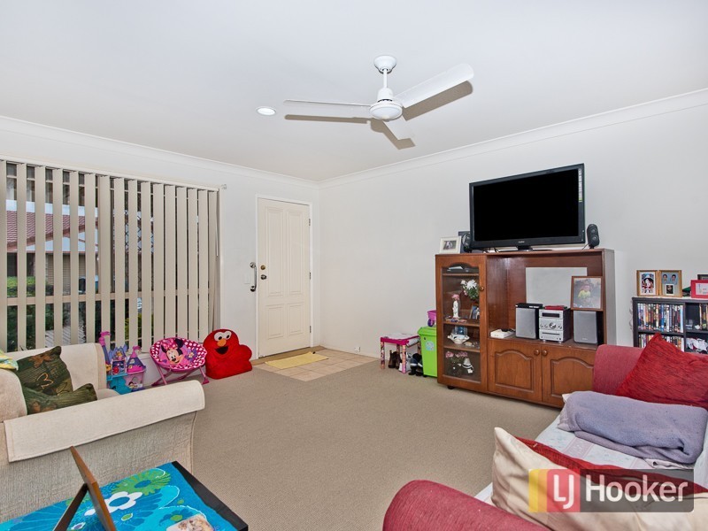 2/9 Lavender Place, Fitzgibbon QLD 4018