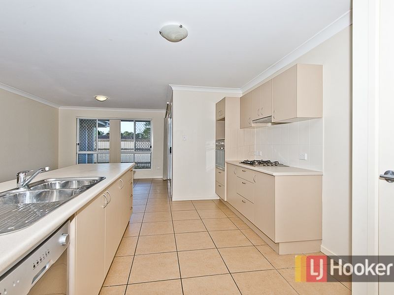 5 Adam Street, Beachmere QLD 4510