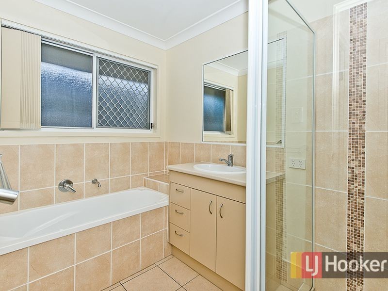 5 Adam Street, Beachmere QLD 4510