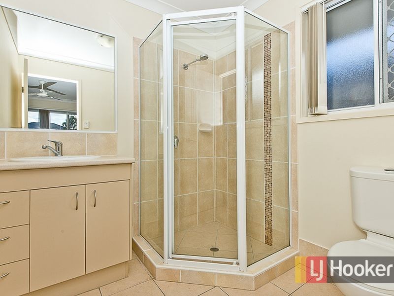 5 Adam Street, Beachmere QLD 4510