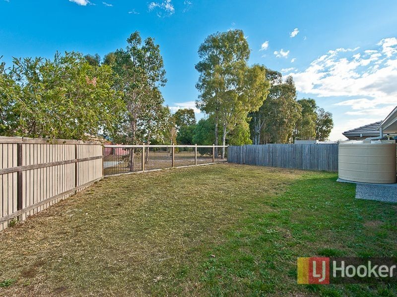 5 Adam Street, Beachmere QLD 4510