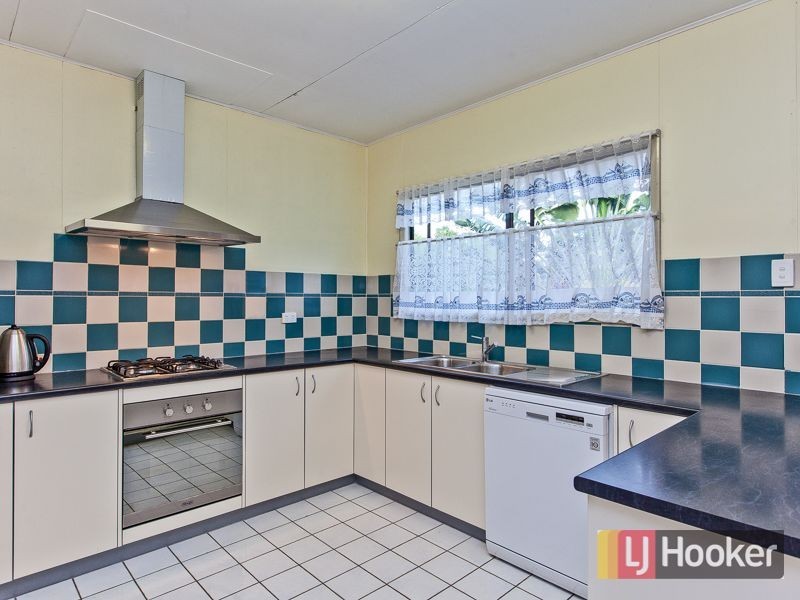 11 Eastbourne Street, Chermside West QLD 4032