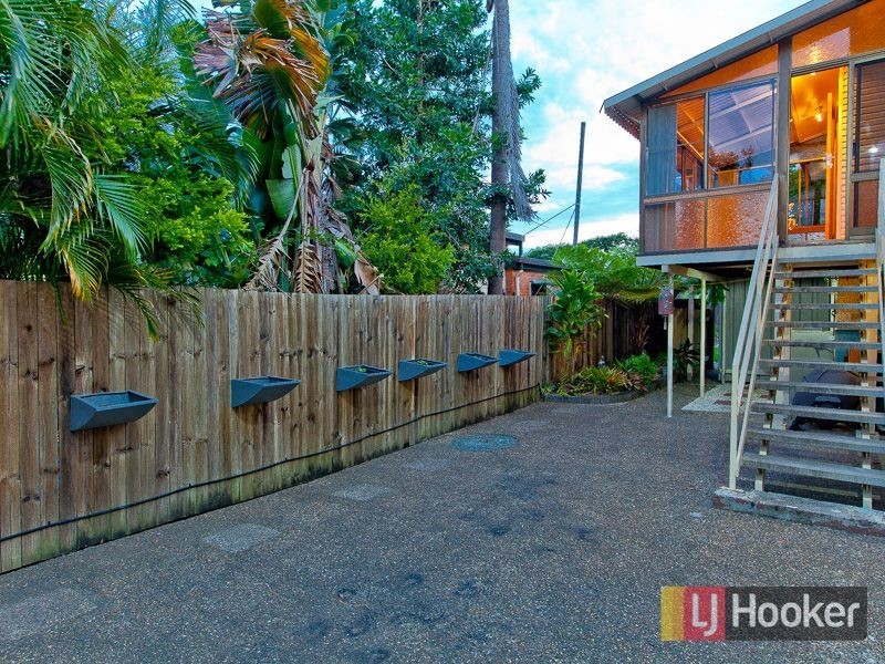 11 Eastbourne Street, Chermside West QLD 4032