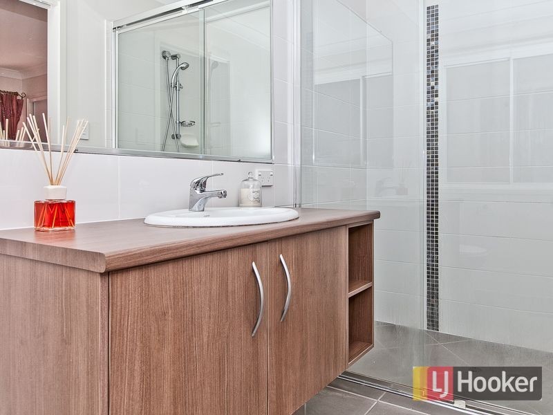 9 Carnarvon Crescent, Fitzgibbon QLD 4018