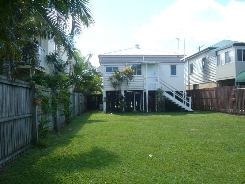 27 Eleventh Avenue, Kedron QLD 4031