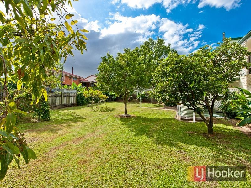 2 Dumaurier Street, Chermside QLD 4032