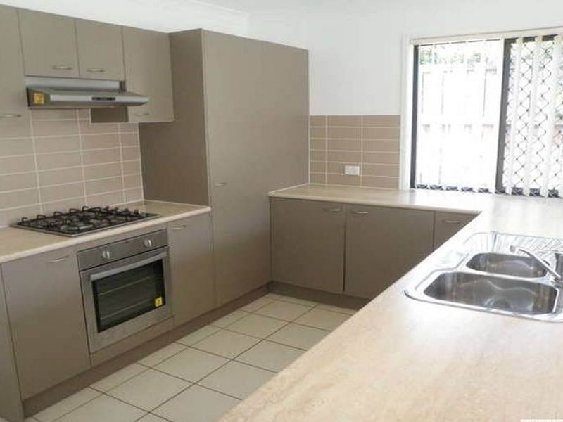 4 Waratah Circuit, Kallangur QLD 4503