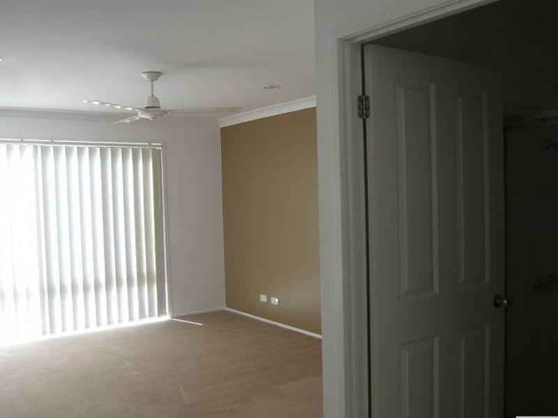 4 Waratah Circuit, Kallangur QLD 4503