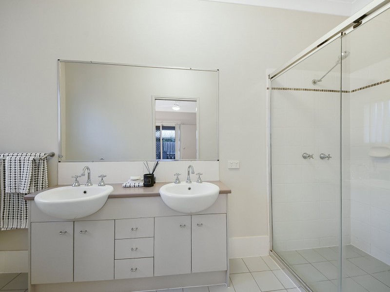 62 Petrie Crescent, Aspley QLD 4034