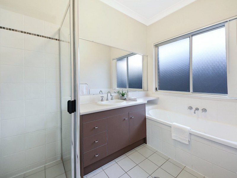 62 Petrie Crescent, Aspley QLD 4034