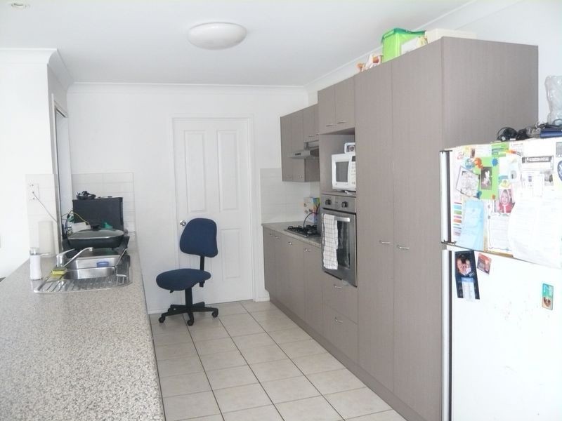 18 Diamond Avenue, Kallangur QLD 4503