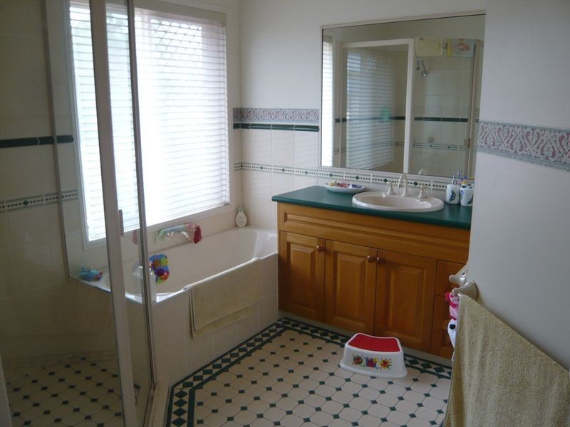 24 Chelsea Crescent, Bridgeman Downs QLD 4035