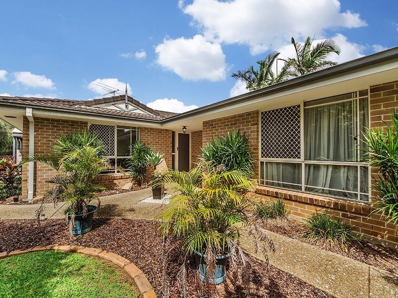17 Saraband Drive, Eatons Hill QLD 4037