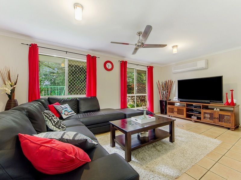 17 Saraband Drive, Eatons Hill QLD 4037