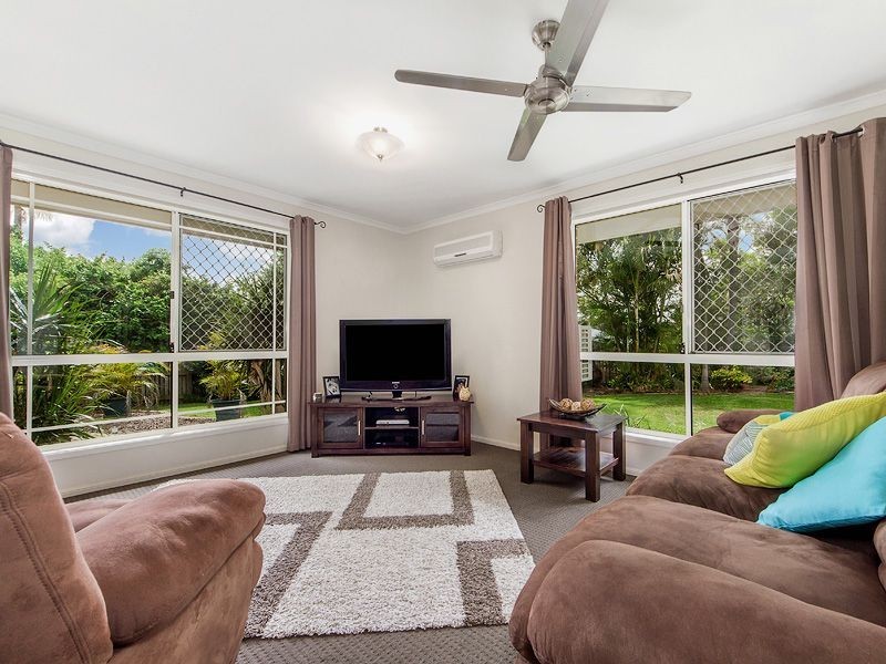 17 Saraband Drive, Eatons Hill QLD 4037
