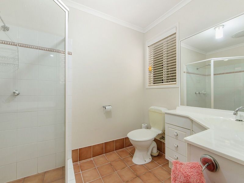 17 Saraband Drive, Eatons Hill QLD 4037