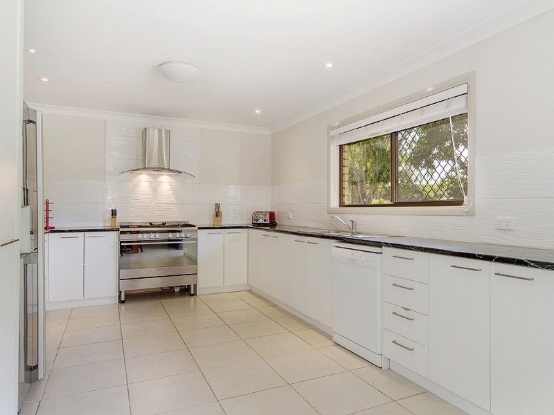 45 Voltaire Crescent, Petrie QLD 4502