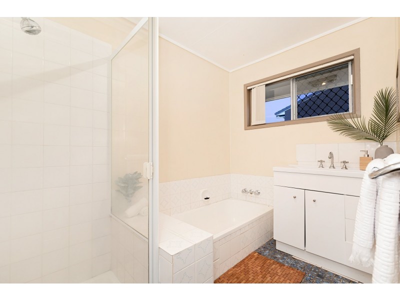 1 Lacaroo Street, Bracken Ridge QLD 4017