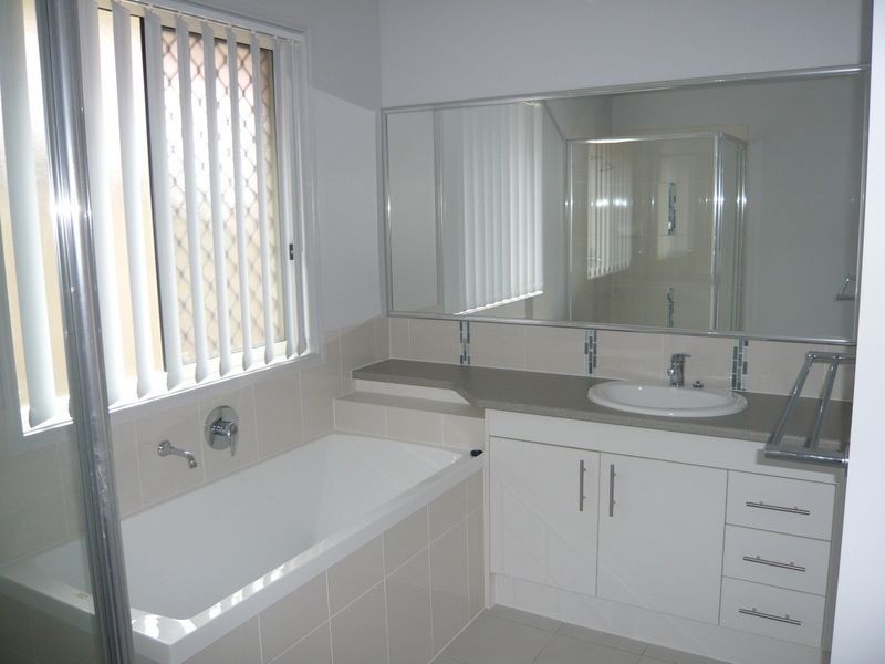 7 Ravenbourne Street, Fitzgibbon QLD 4018