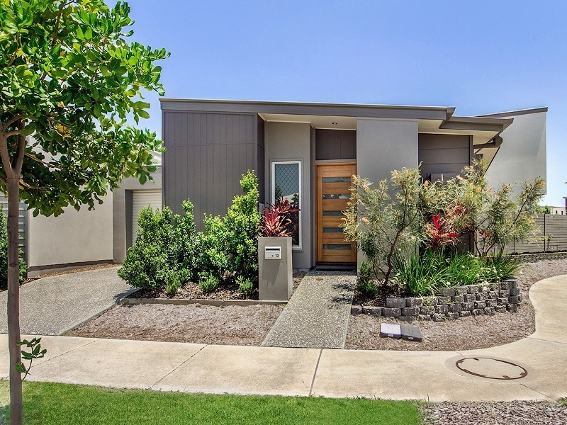 12 Blue Mountains Crescent, Fitzgibbon QLD 4018