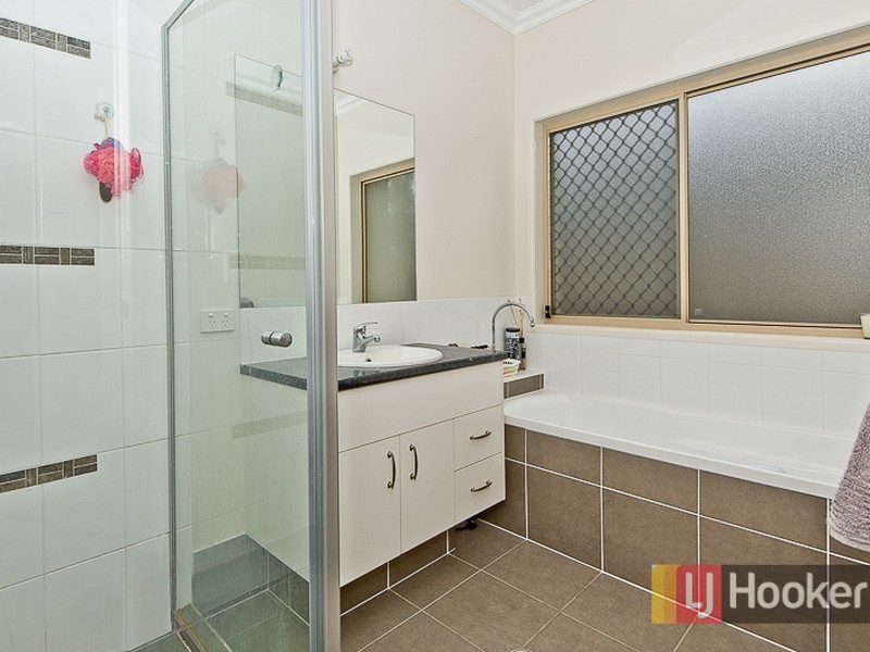 9 Gardenia Place, Bridgeman Downs QLD 4035