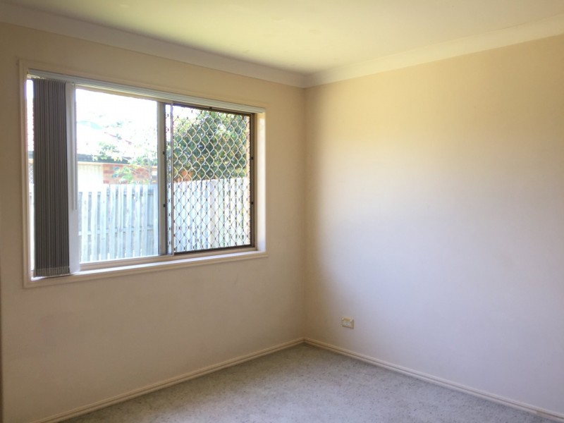 25 Manitoba Place, Wavell Heights QLD 4012