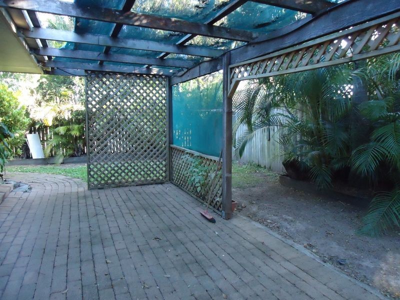 11 Desert Willow Way, Fitzgibbon QLD 4018