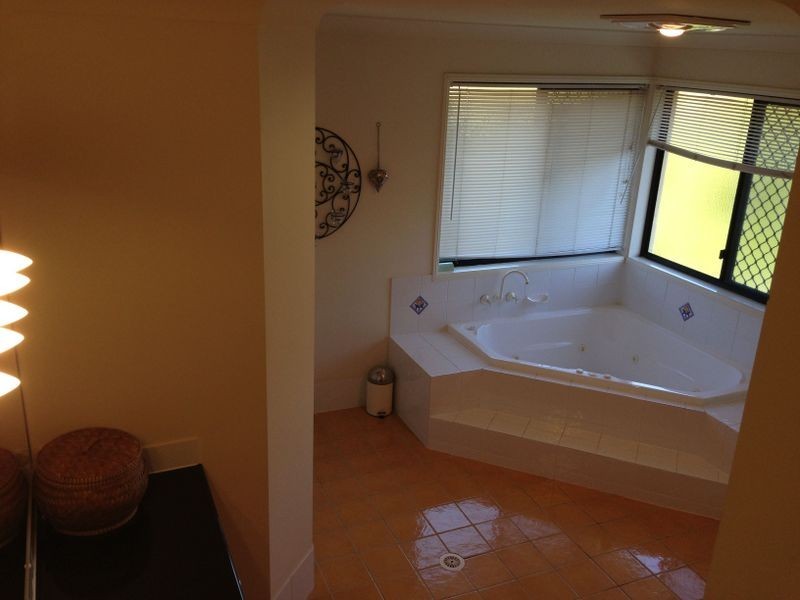 2 Meranti Court, Albany Creek QLD 4035