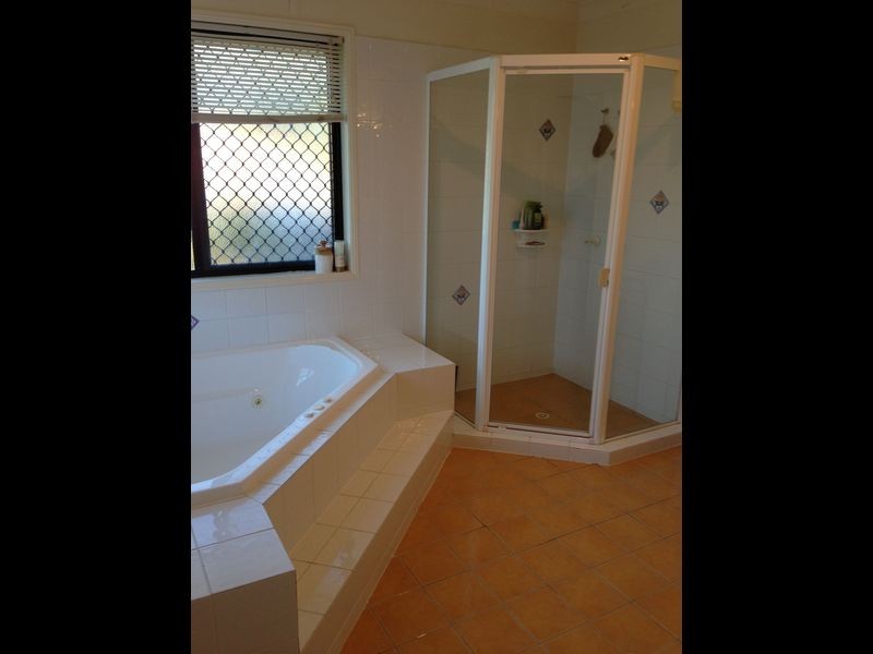 2 Meranti Court, Albany Creek QLD 4035