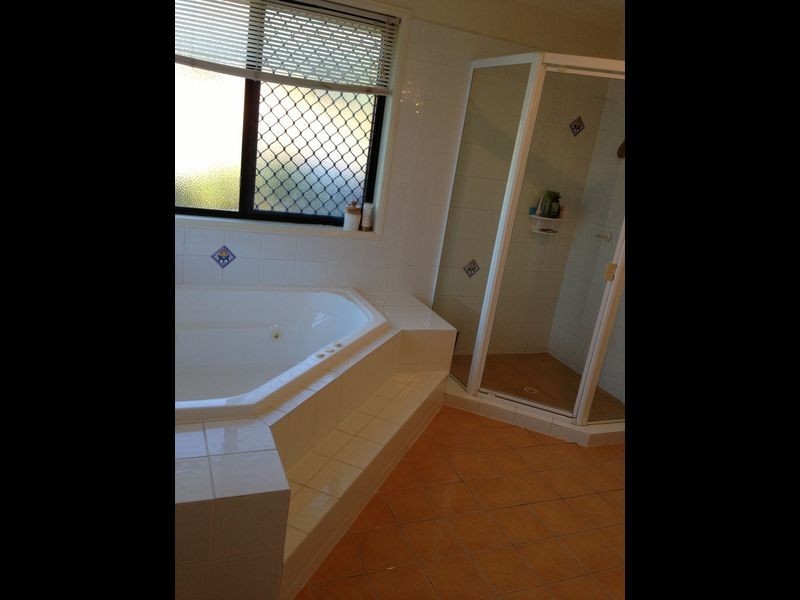 2 Meranti Court, Albany Creek QLD 4035