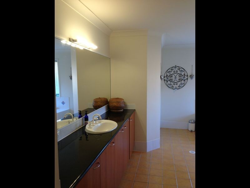 2 Meranti Court, Albany Creek QLD 4035