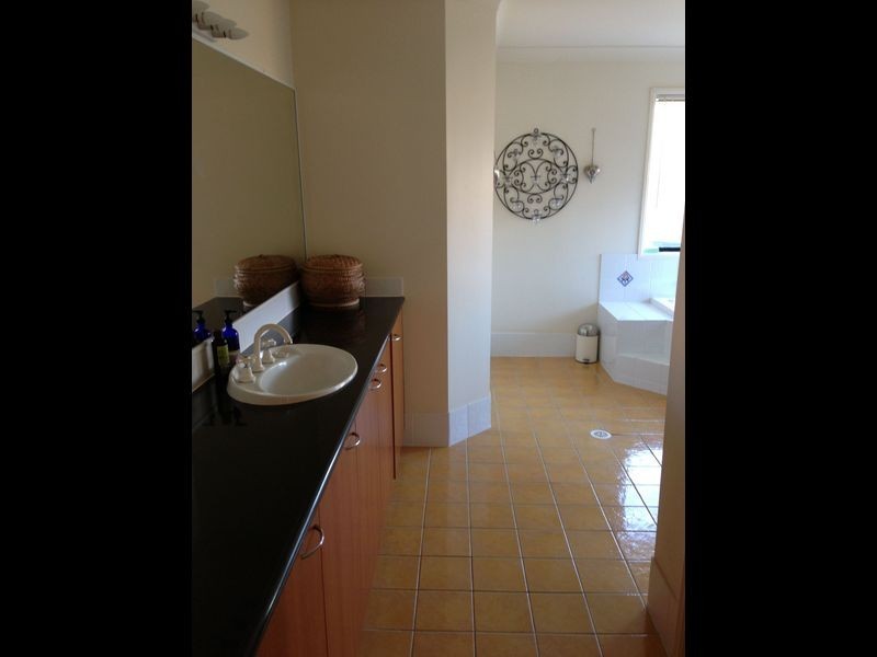 2 Meranti Court, Albany Creek QLD 4035