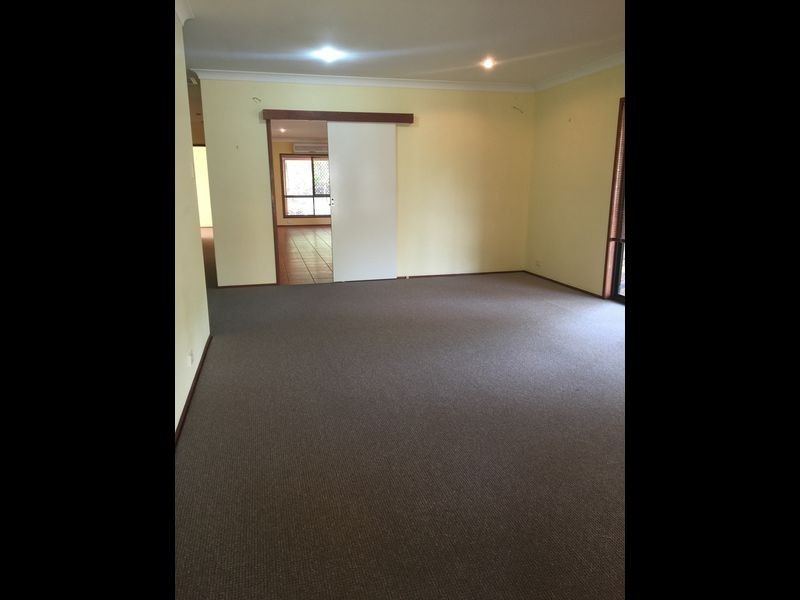 18 Albion Road, Eatons Hill QLD 4037