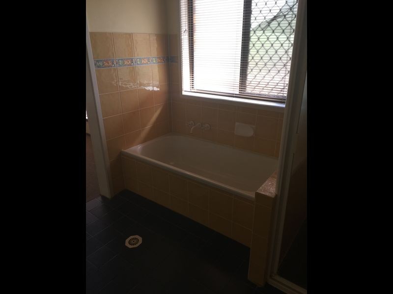 18 Albion Road, Eatons Hill QLD 4037