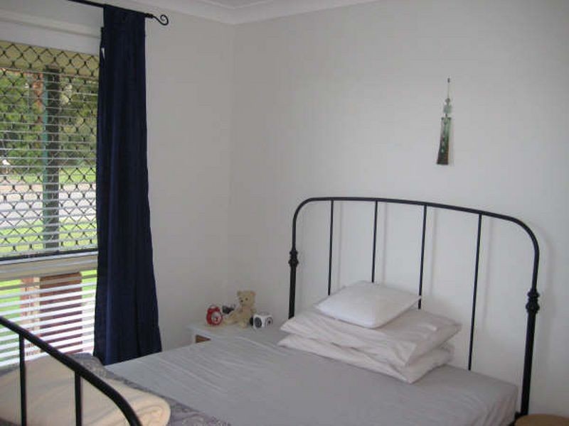 14 Tonnere Court, Eatons Hill QLD 4037