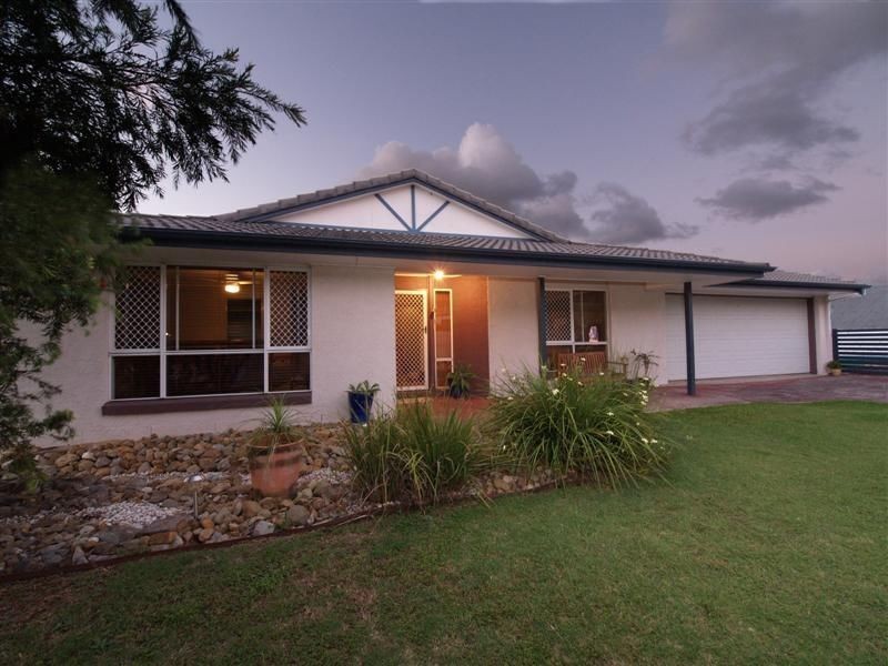 8 Narrabean Road, Albany Creek QLD 4035