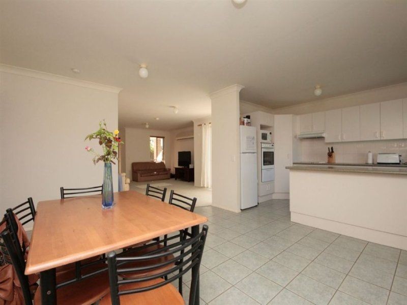 3 Azalea Cresent, Fitzgibbon QLD 4018