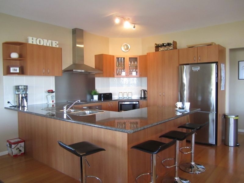 11 Alberic Court, Eatons Hill QLD 4037