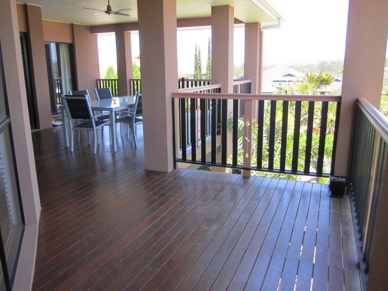 11 Alberic Court, Eatons Hill QLD 4037