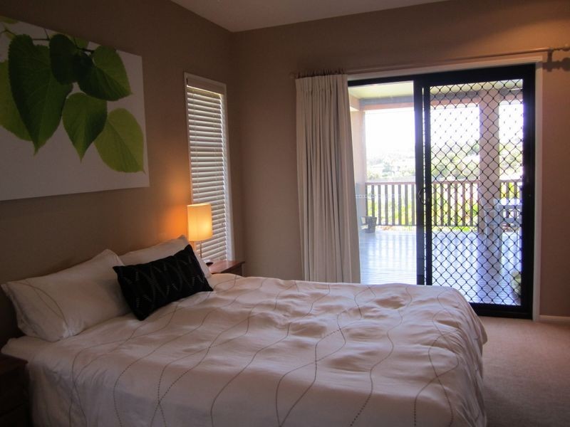 11 Alberic Court, Eatons Hill QLD 4037
