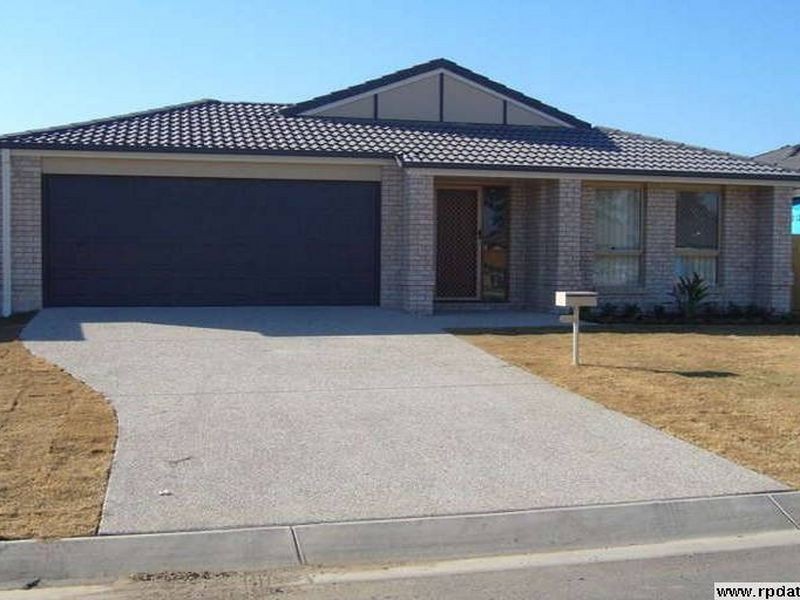 8 Maclean, Fitzgibbon QLD 4018