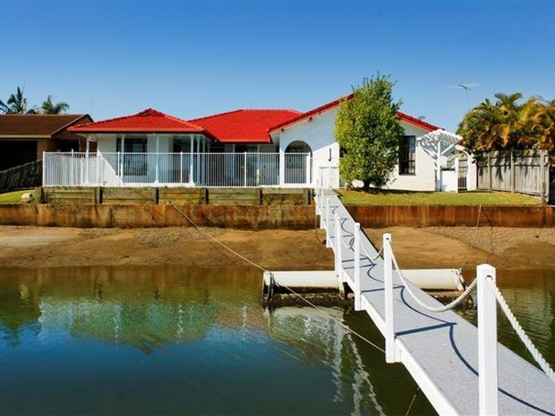 15 Courageous Court, Scarborough QLD 4020