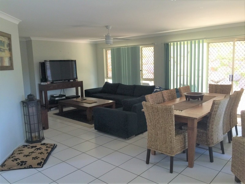 18 Silkyoak Way, Albany Creek QLD 4035