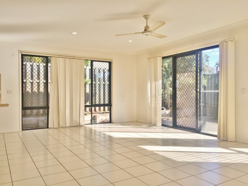 4 Waratah Court, Kallangur QLD 4503