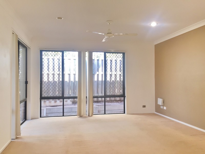 4 Waratah Court, Kallangur QLD 4503