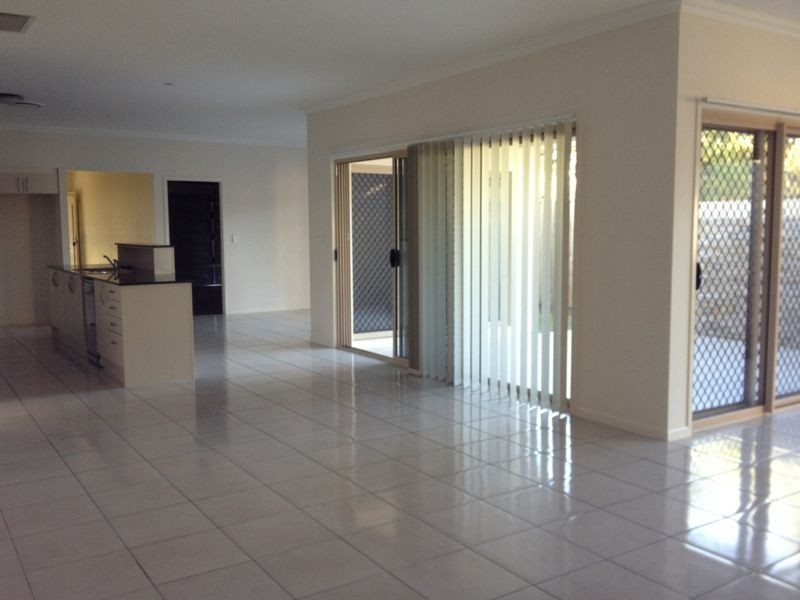 9 Gardenia Place, Bridgeman Downs QLD 4035