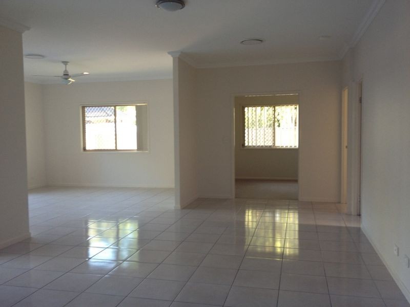 9 Gardenia Place, Bridgeman Downs QLD 4035