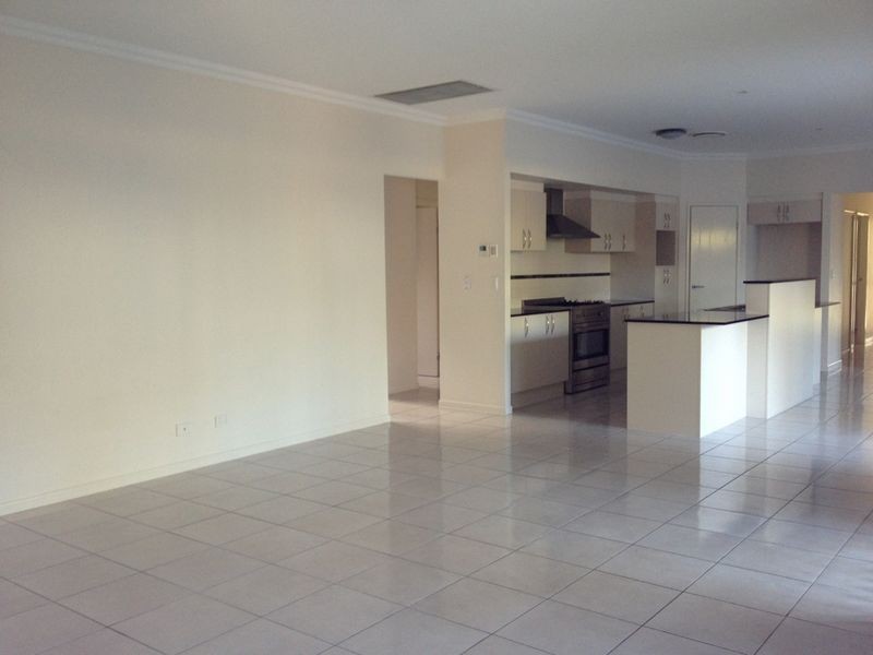 9 Gardenia Place, Bridgeman Downs QLD 4035